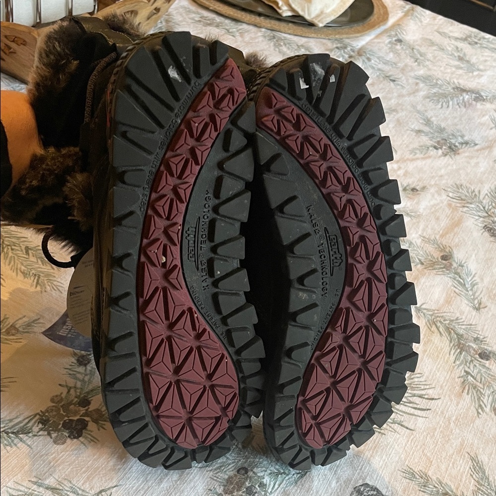 Earth Black Leather Winter Boots with Faux Fur Trim Size 7 - Picture 7 of 10